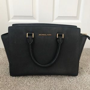 Michael kors black purse